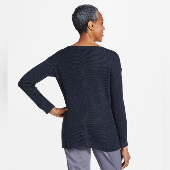 L.L Bean V-Neck knit cotton knit stitch sweater. NWT- size L petite - Picture 10 of 10